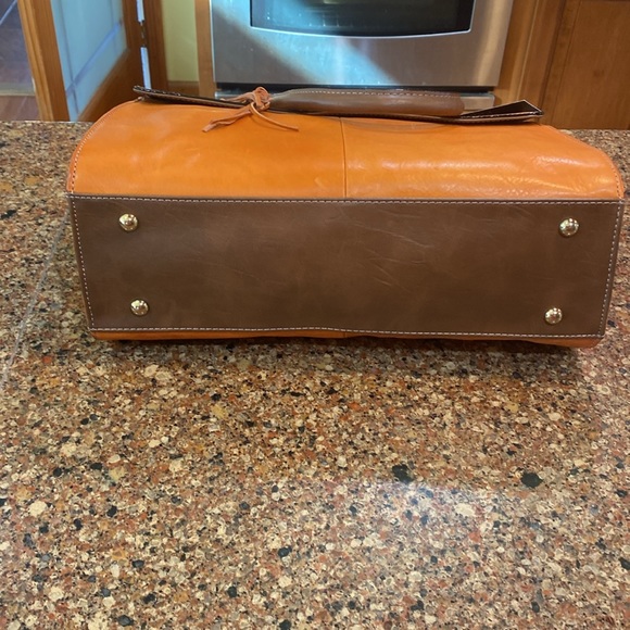 ***PRICE DROP****   NWT TIGNANELLO CARSON SHOPPER - Picture 2 of 14